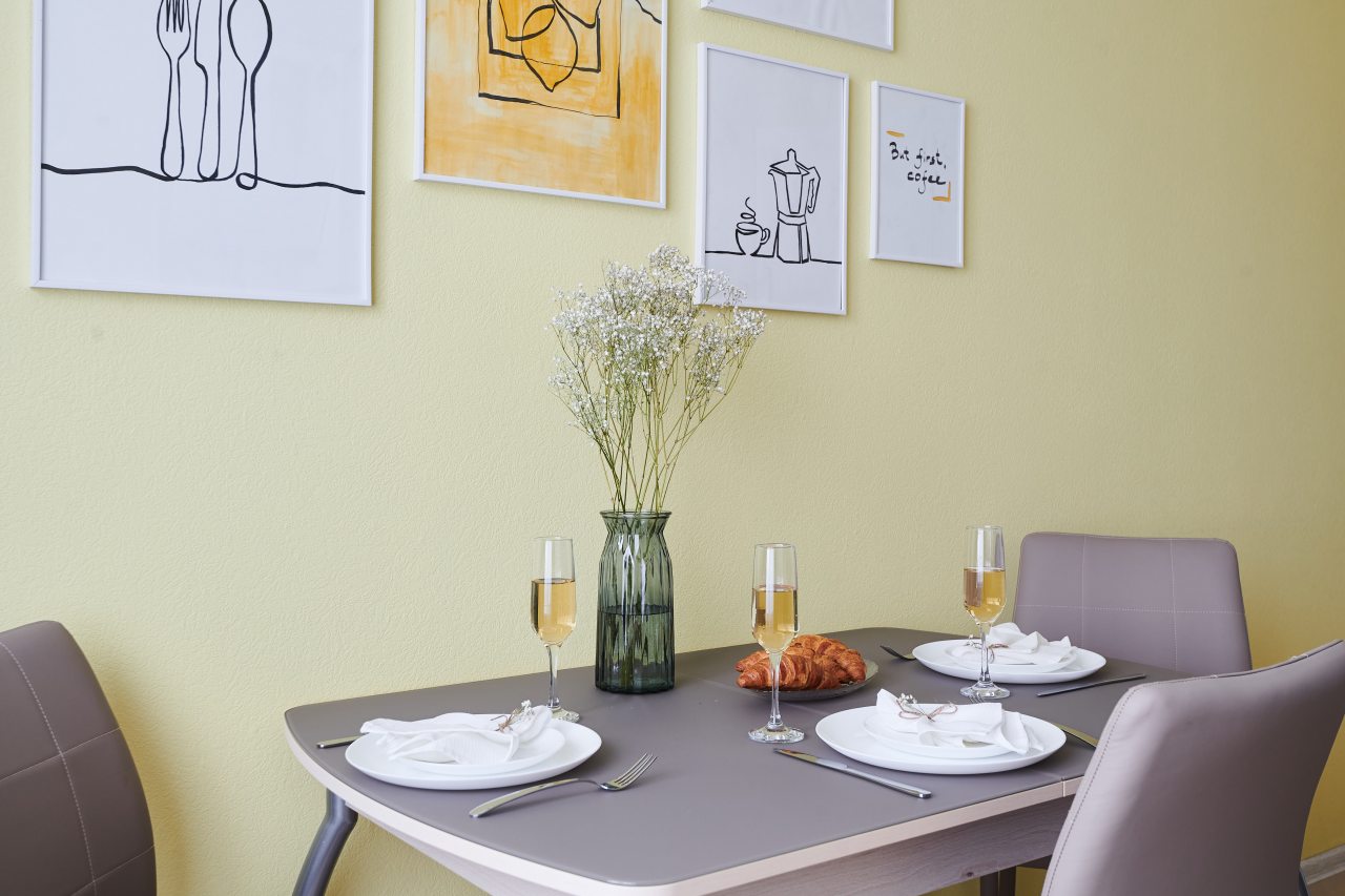 Апартаменты (UraganAPART Воздушно чудо), Апартаменты UraganAPART на Мукомольном