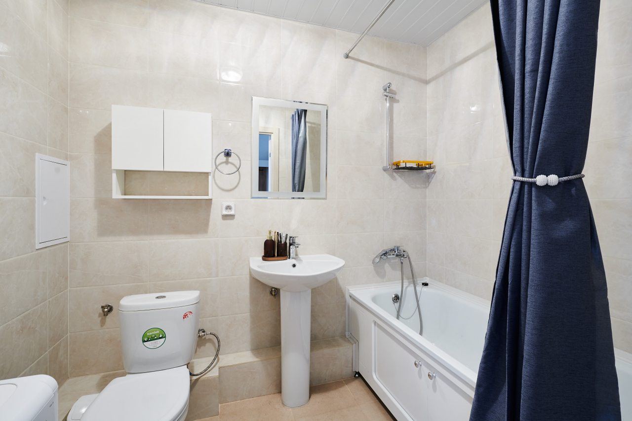 Апартаменты (UraganAPART Морской бриз), Апартаменты UraganAPART на Мукомольном