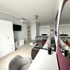 Апартаменты (UraganAPART Глубокая страсть), Апартаменты UraganAPART на Мукомольном