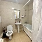 Апартаменты (UraganAPART Глубокая страсть), Апартаменты UraganAPART на Мукомольном