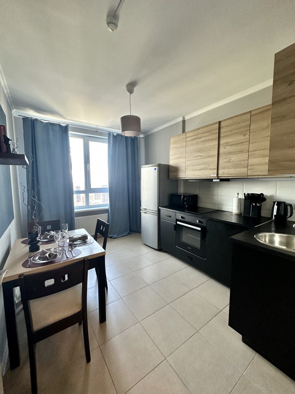 Апартаменты (UraganAPART Глубокая страсть), Апартаменты UraganAPART на Мукомольном