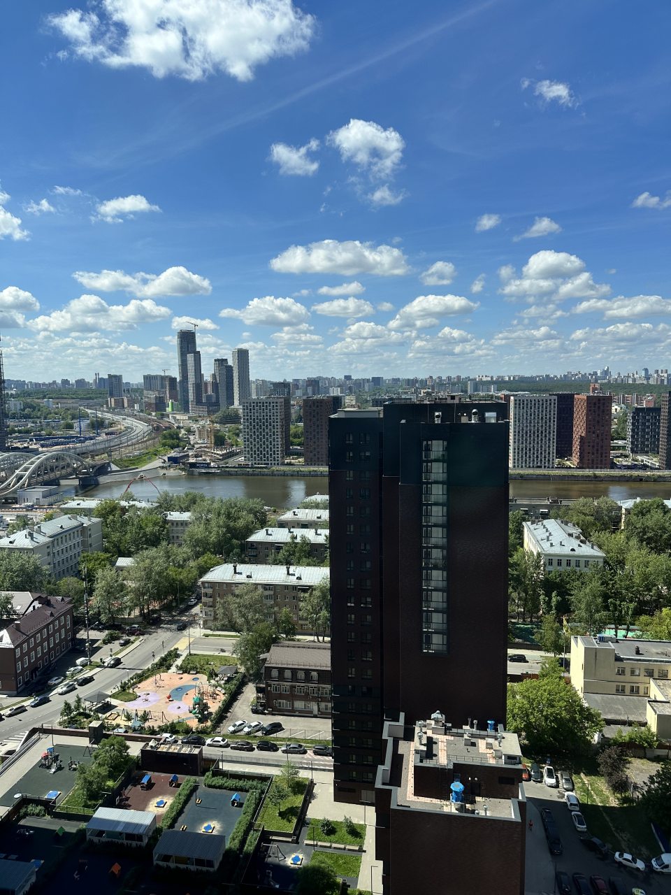 Апартаменты (UraganAPART Глубокая страсть), Апартаменты UraganAPART на Мукомольном