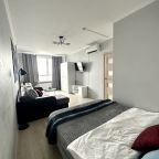 Апартаменты (UraganAPART Глубокая страсть), Апартаменты UraganAPART на Мукомольном