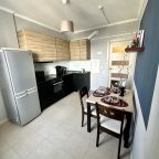 Апартаменты (UraganAPART Глубокая страсть), Апартаменты UraganAPART на Мукомольном