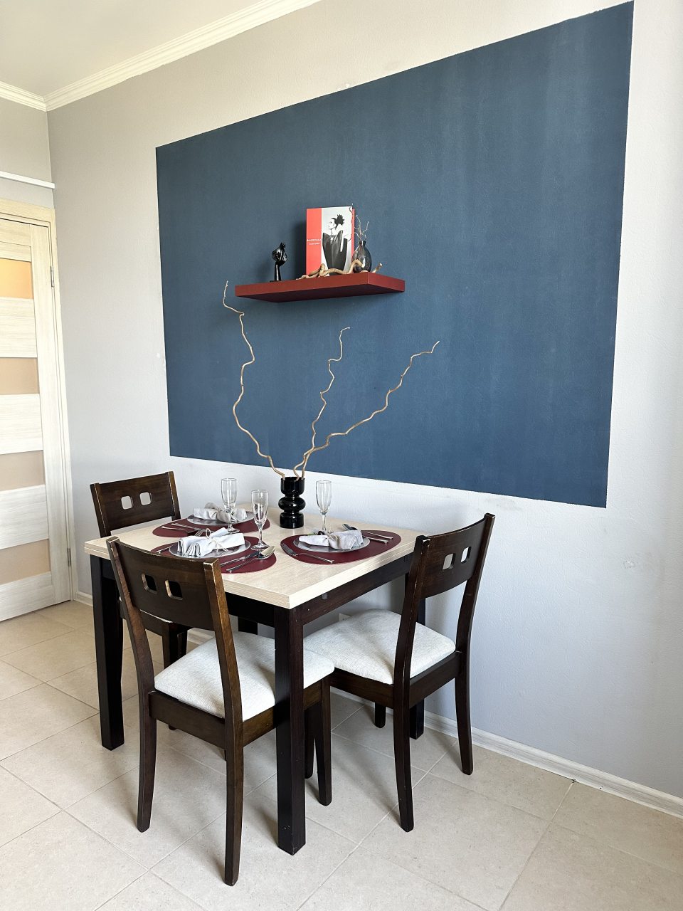 Апартаменты (UraganAPART Глубокая страсть), Апартаменты UraganAPART на Мукомольном