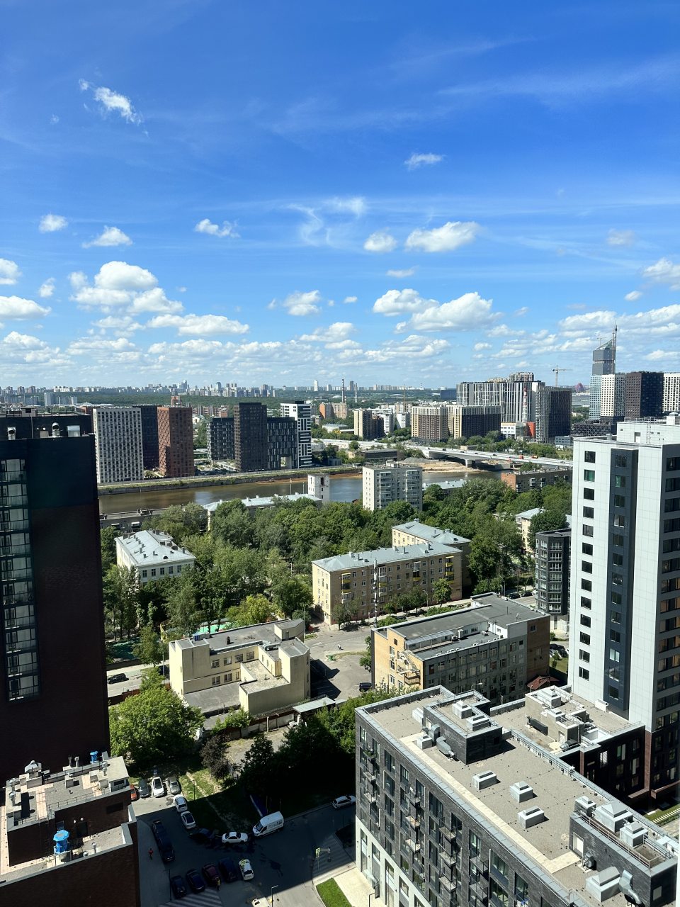 Апартаменты (UraganAPART Глубокая страсть), Апартаменты UraganAPART на Мукомольном