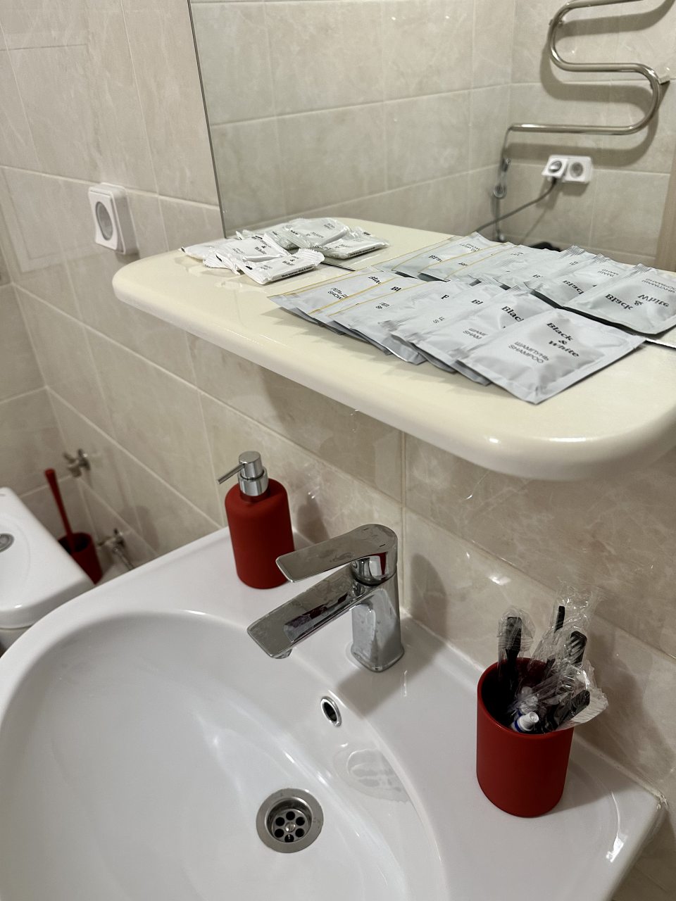 Апартаменты (UraganAPART Глубокая страсть), Апартаменты UraganAPART на Мукомольном