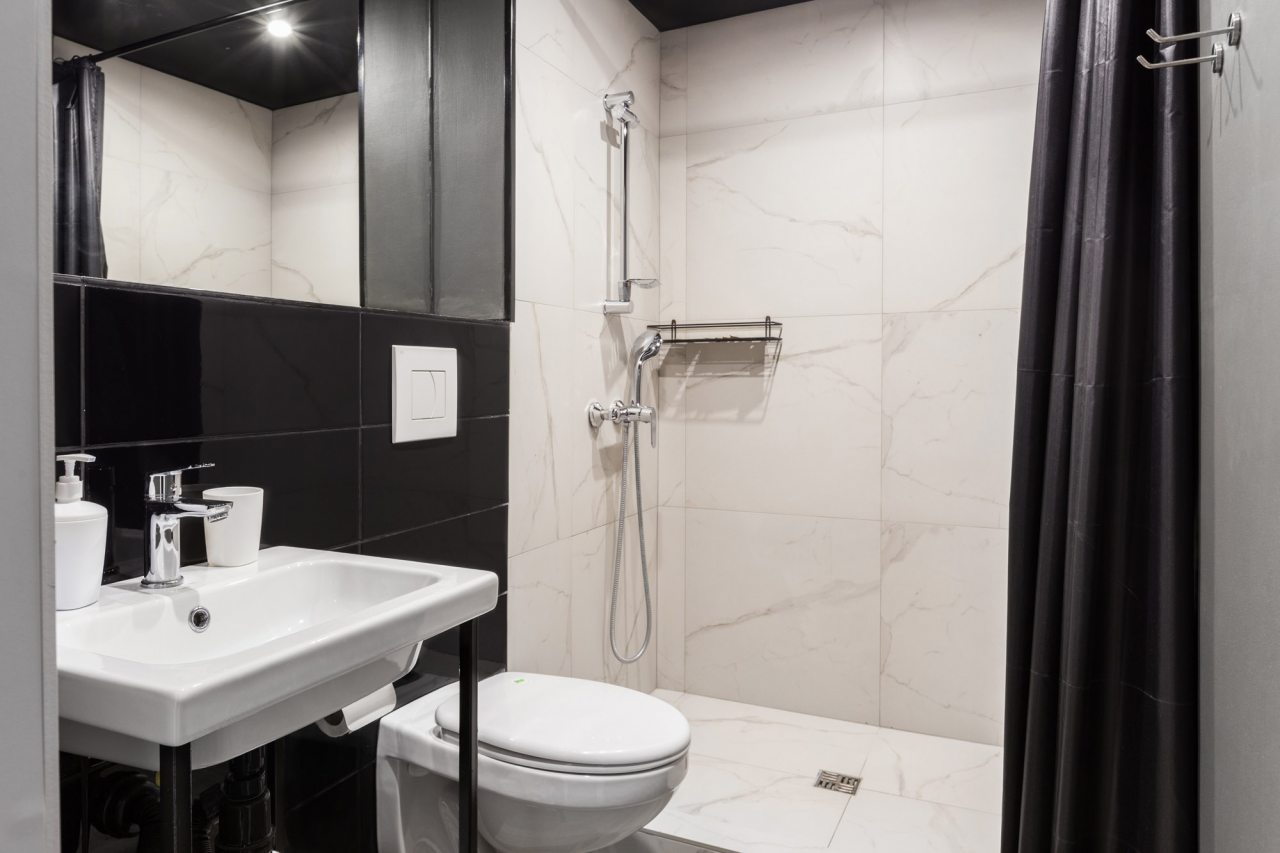 Двухуровневая с двумя двуспальными кроватями