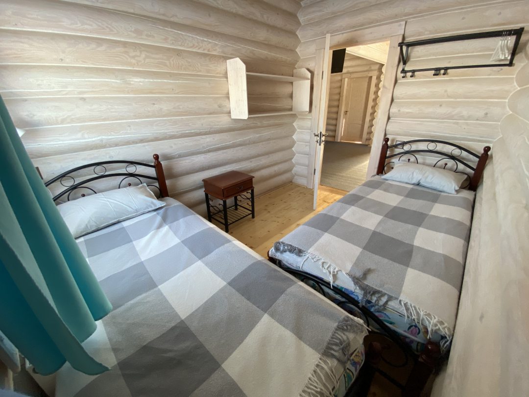 Двухместный (Гостевая комната с двумя кроватями) эко-отеля Егорово поместье, Шульгино