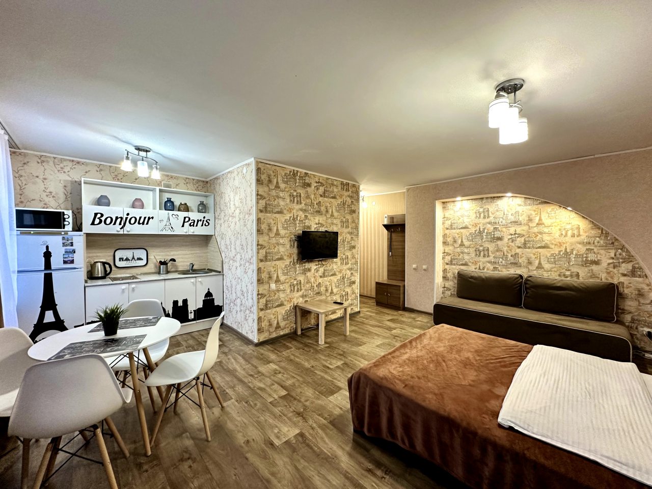 Четырехместный (Апартаменты Калина в Парижском стиле), Апартаменты Калина в Парижском стиле