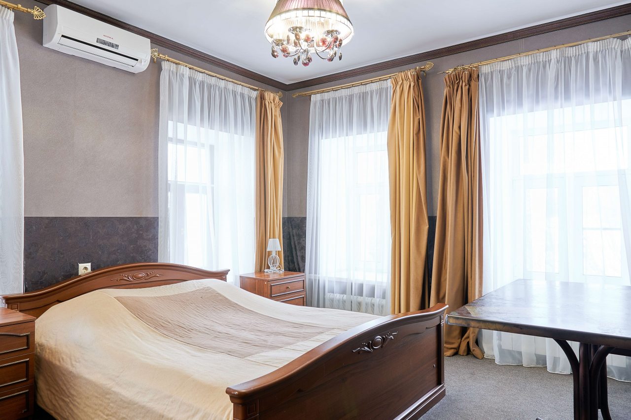Двухместный (Улучшенный двухместный номер с 1 кроватью) отеля Достоевский, Ярославль