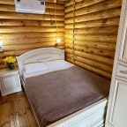 Восьмиместный (Домик 2-х комнатный 2-х этажный с балконом на 8 человек), База отдыха Кокос