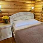 Восьмиместный (Домик 2-х комнатный 2-х этажный с балконом на 8 человек), База отдыха Кокос