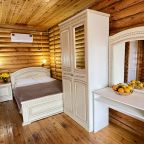 Восьмиместный (Домик 2-х комнатный 2-х этажный с балконом на 8 человек), База отдыха Кокос