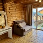 Восьмиместный (Домик 2-х комнатный 2-х этажный с балконом на 8 человек), База отдыха Кокос