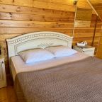 Восьмиместный (Домик 2-х комнатный 2-х этажный с балконом на 8 человек), База отдыха Кокос