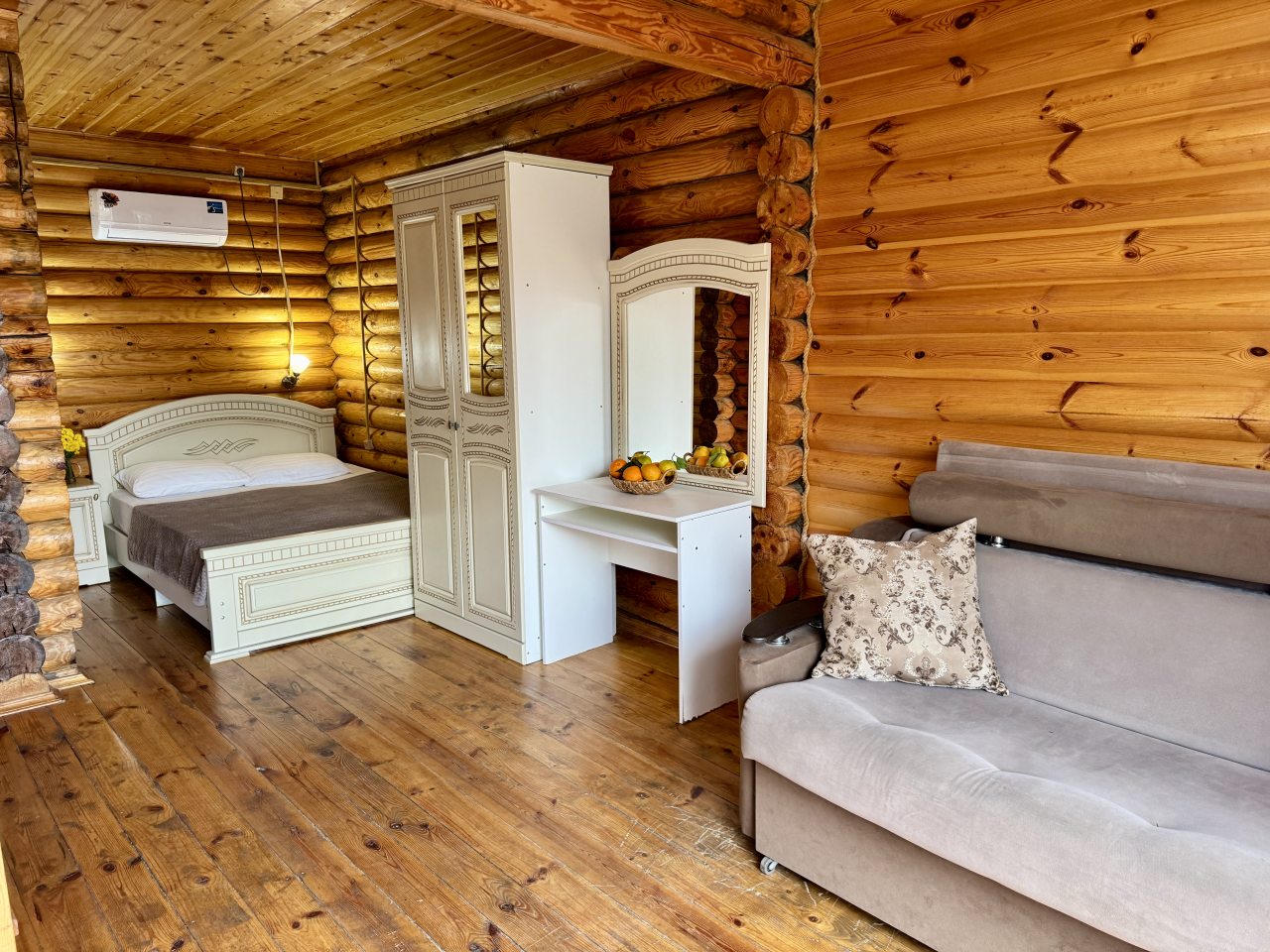 Восьмиместный (Домик 2-х комнатный 2-х этажный с балконом на 8 человек), База отдыха Кокос