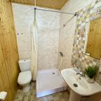 Восьмиместный (Домик 2-х комнатный 2-х этажный с балконом на 8 человек), База отдыха Кокос