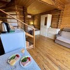 Восьмиместный (Домик 2-х комнатный 2-х этажный с мини-кухней и балконом), База отдыха Кокос