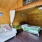 У нас есть домики для больших и дружных компаний