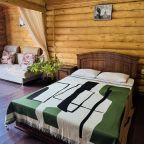 Спальная комната в 2-х комнатном домике с мини-кухней.