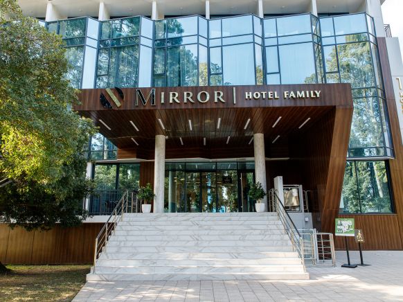Отель Mirror Family, Сочи