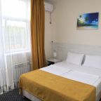Двухместный (Стандартный номер с одной 2-спальной или двумя 1-спальными кроватями на 1м этаже), Мини-отель КАМБАЛА