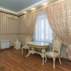 De Luxe, Отель Premium Hotel