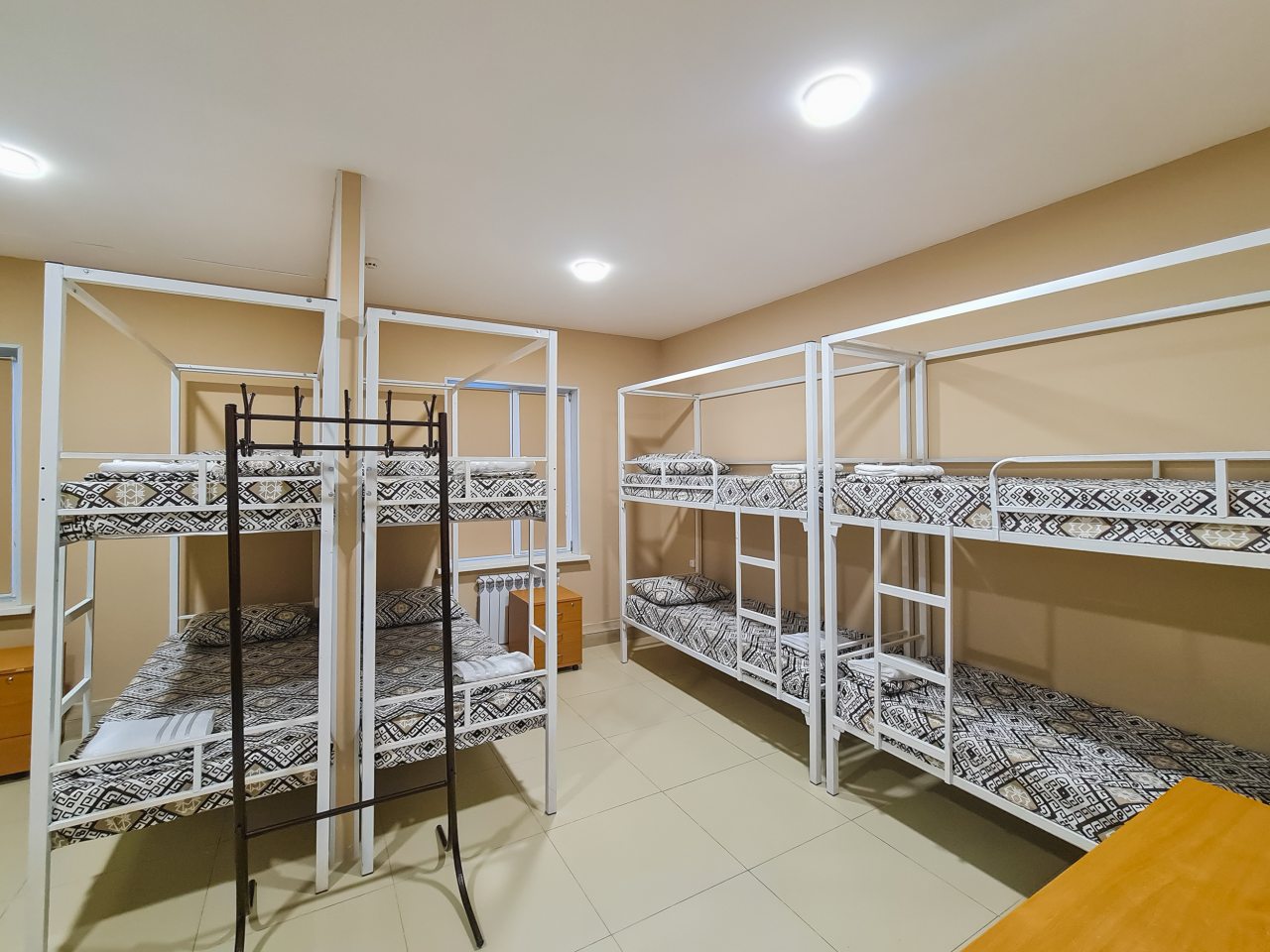 Двенадцатиместный (Хостел 12 местный), Отель Premium Hotel