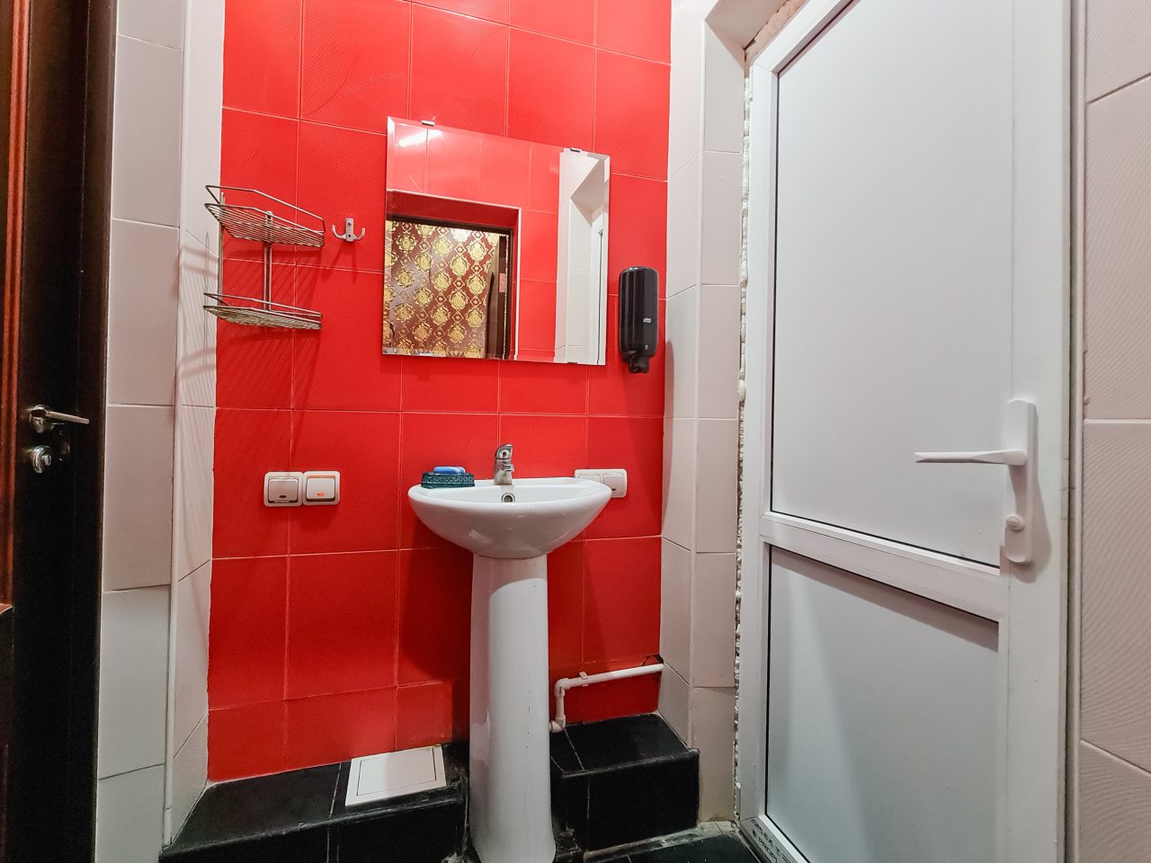 Двенадцатиместный (Хостел 12 местный), Отель Premium Hotel