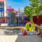 Своя ухоженная территория, Гостевой дом Графит