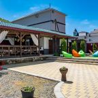 Своя ухоженная территория, Гостевой дом Графит