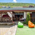 Своя ухоженная территория, Гостевой дом Графит