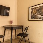 Двухместный (Студия с видом во двор), Апартаменты Floris Площадь Восстания