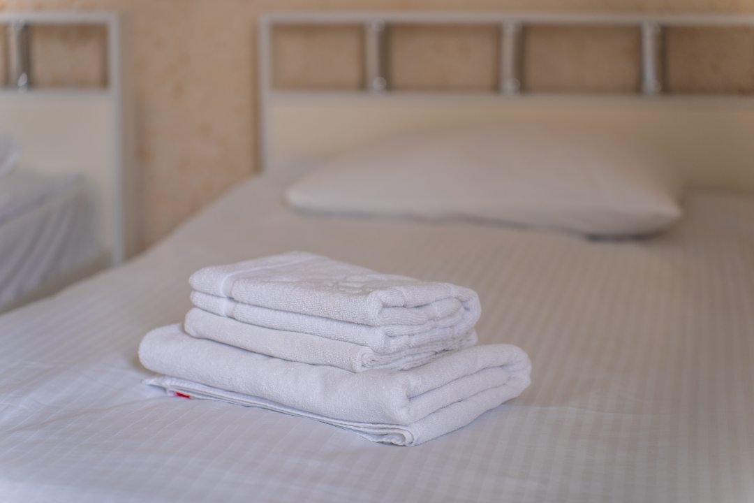 Двухместный (Стандарт двухместный с раздельными кроватями) апарт-отеля Белый парус, Сочи