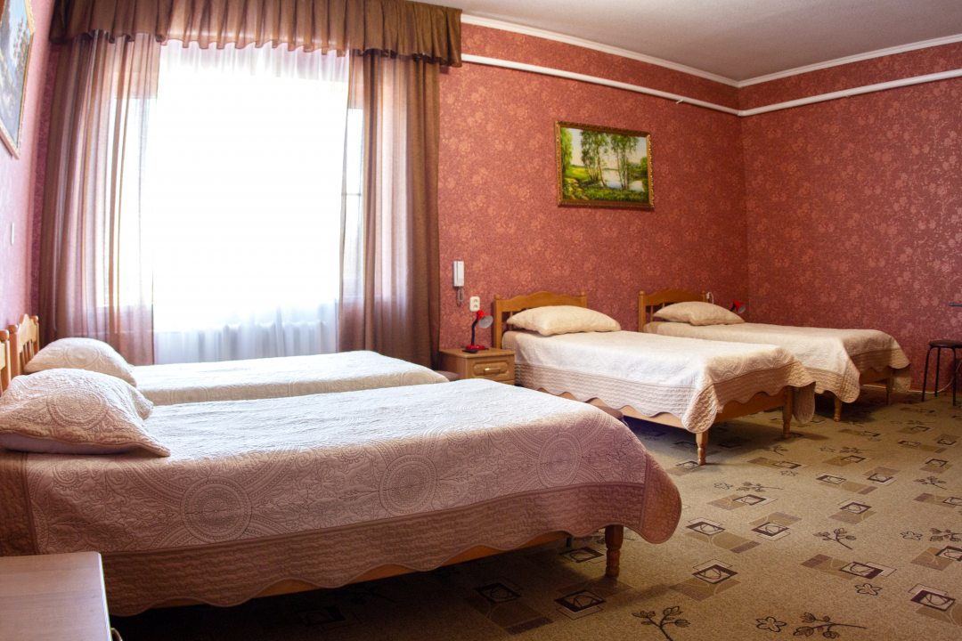 Четырехместный (Стандартный с раздельными кроватями 4) гостевого дома Красина 38, Лабинск