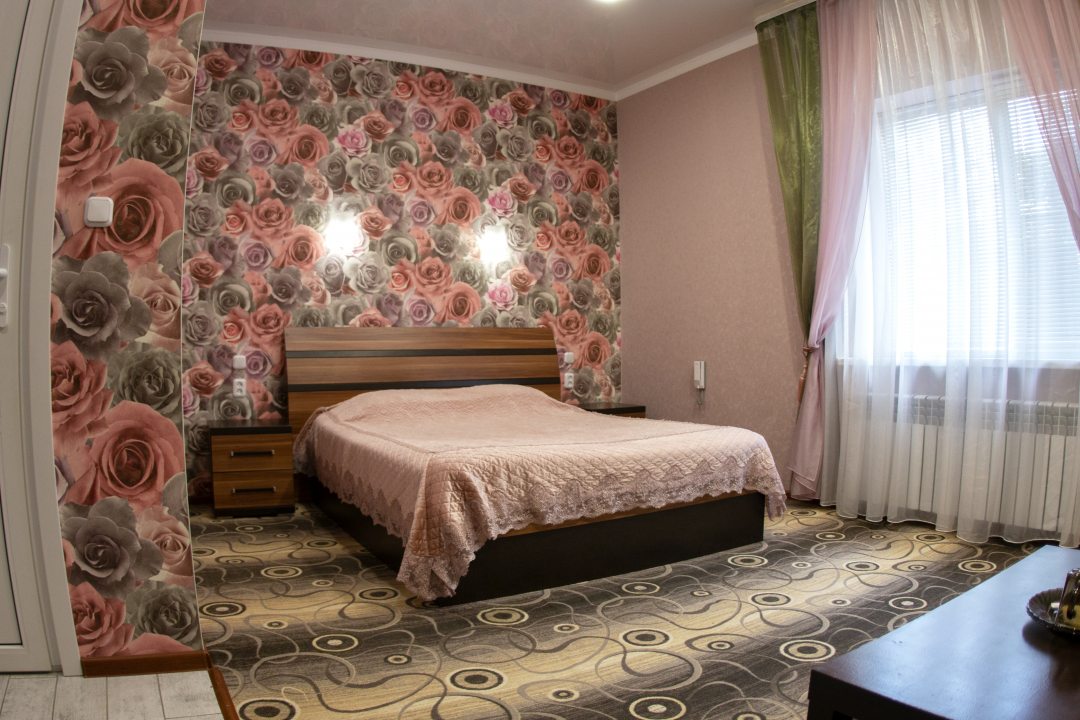 Двухместный (Улучшенный с двуспальной кроватью 12) гостевого дома Красина 38, Лабинск