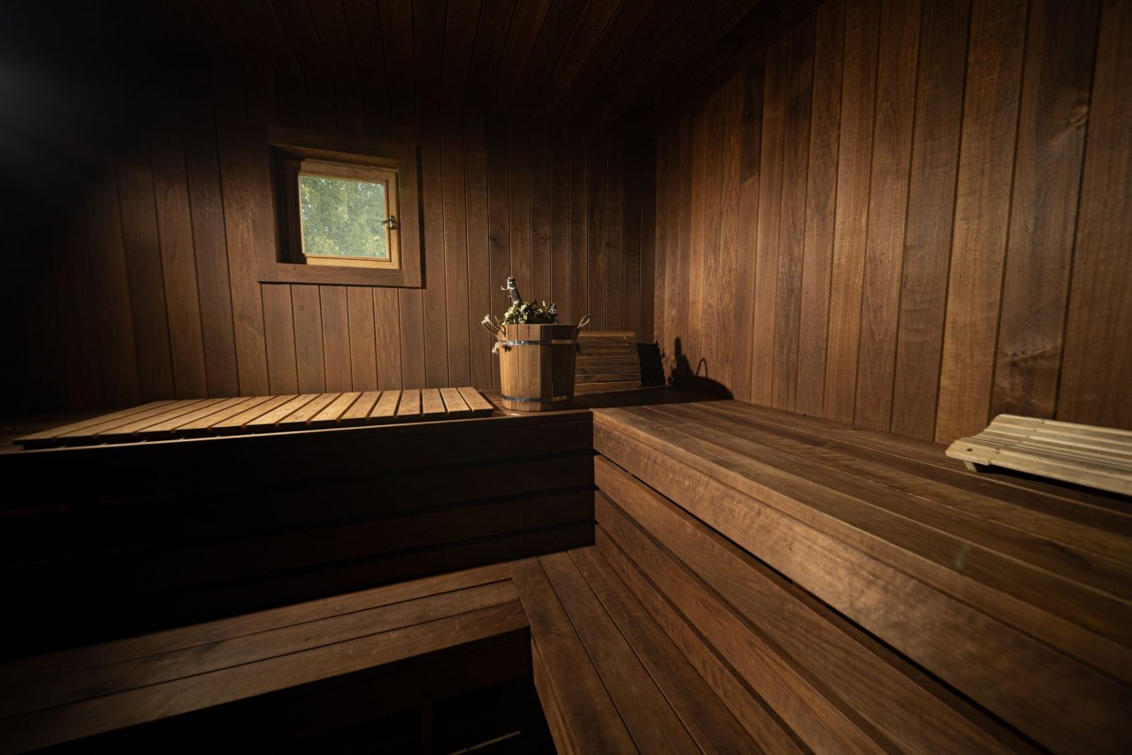 Новая просторная баня. Есть всё для отдыха в Карелии.