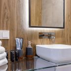 Апартаменты (Двухкомнатный Люкс 43 этаж 70 м² ЖК «Neva Towers»), Апарт-отель InPremium