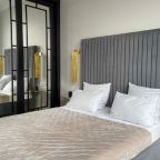 Апартаменты (Двухкомнатный Люкс 40 этаж 91 м² ЖК «Neva Towers»), Апарт-отель InPremium