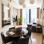 Апартаменты (Двухкомнатный Люкс 40 этаж 91 м² ЖК «Neva Towers»), Апарт-отель InPremium