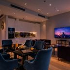 Апартаменты (Двухкомнатный люкс 30 этаж 90 м² ЖК «Neva Towers»), Апарт-отель InPremium
