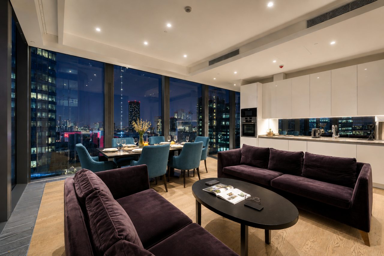 Апартаменты (Двухкомнатный люкс 30 этаж 90 м² ЖК «Neva Towers»), Апарт-отель InPremium