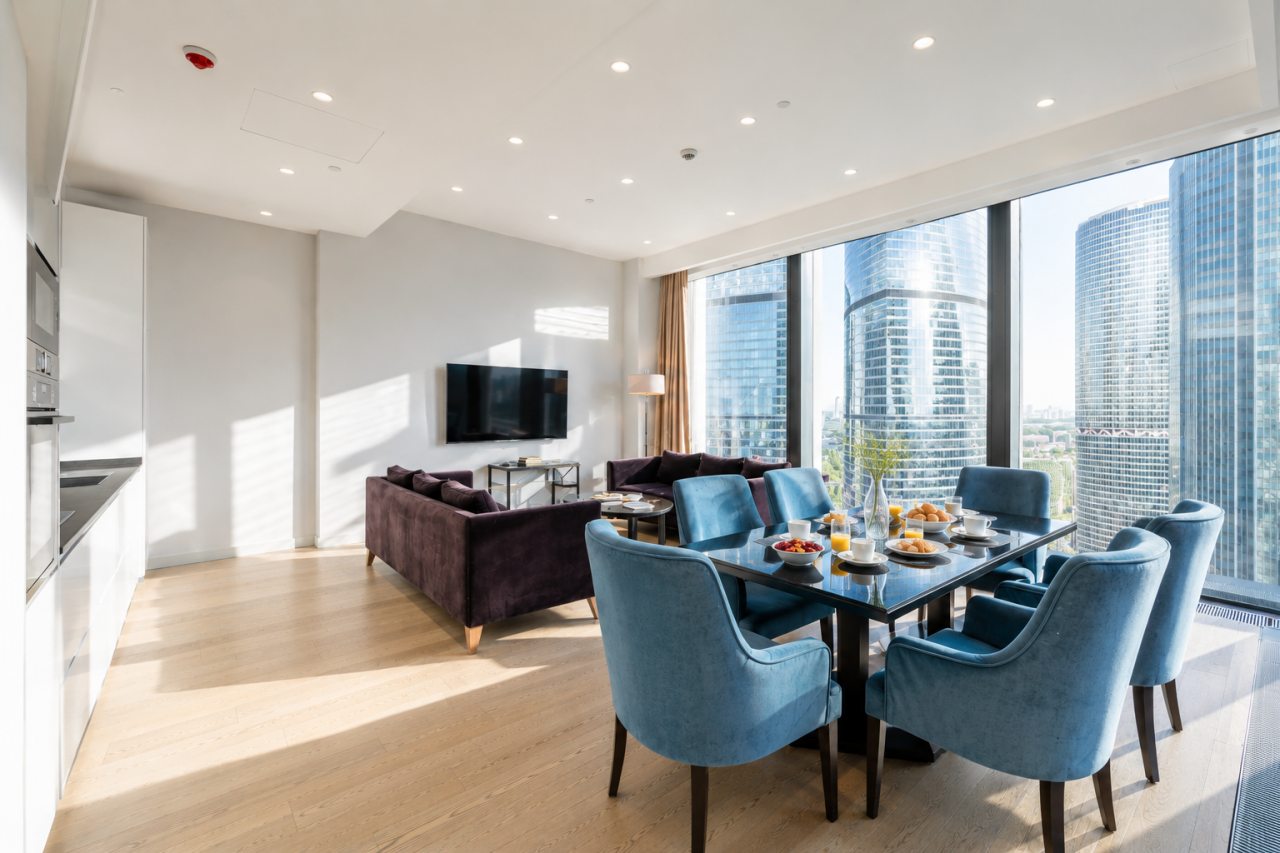 Апартаменты (Двухкомнатный люкс 30 этаж 90 м² ЖК «Neva Towers»), Апарт-отель InPremium