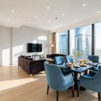 Апартаменты (Двухкомнатный люкс 30 этаж 90 м² ЖК «Neva Towers»), Апарт-отель InPremium