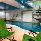 Бассейн, Отель Русь