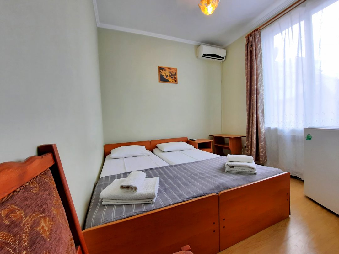 Двухместный (Комфортный 2-х местный номер с раздельными кроватями) гостевого дома Маргарита, Сочи