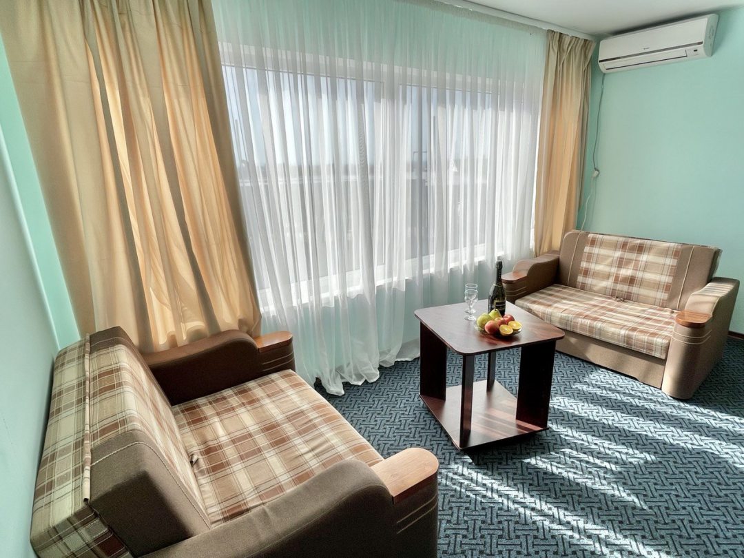 Четырехместный (Четырехместный 2-комнатный Комфорт) гостевого дома Вилла Велена, Севастополь