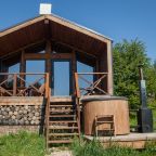 Купель-бассейн с подсветкой, База отдыха Дачный клуб Якшино
