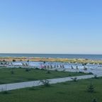 Общественный пляж, Отель Ника